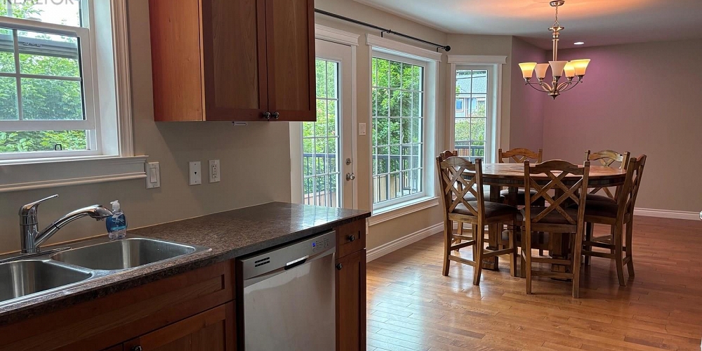 1 3239 APSLEY STREET Terrace Photo 4 1 3239 APSLEY STREET Terrace Photo 4